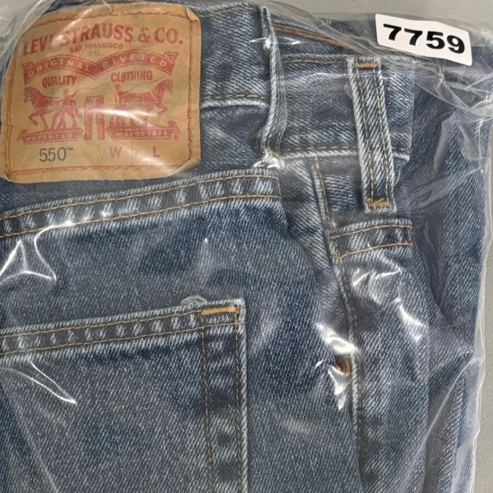 Levi's 550‎ Relaxed Fit Jeans Men's 51x29.5 Blue Medium Wash Tapered Denim